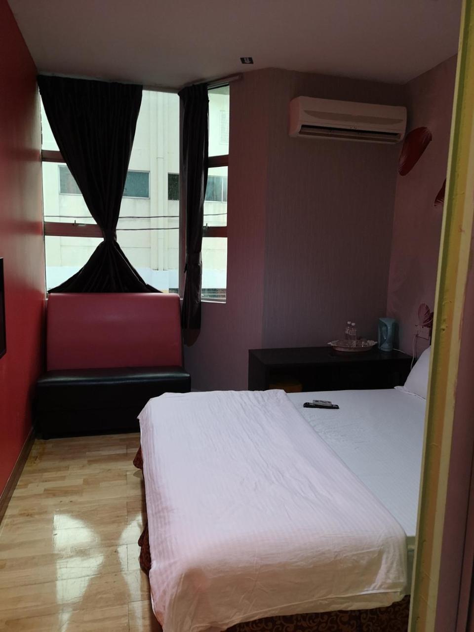 Home Inn Hotel Іпох Екстер'єр фото